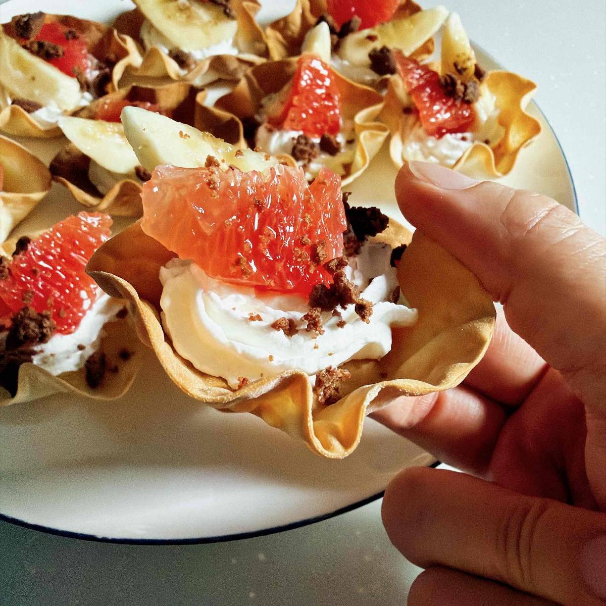 モランボン公式の「餃子の皮でカップケーキ」のレシピ
