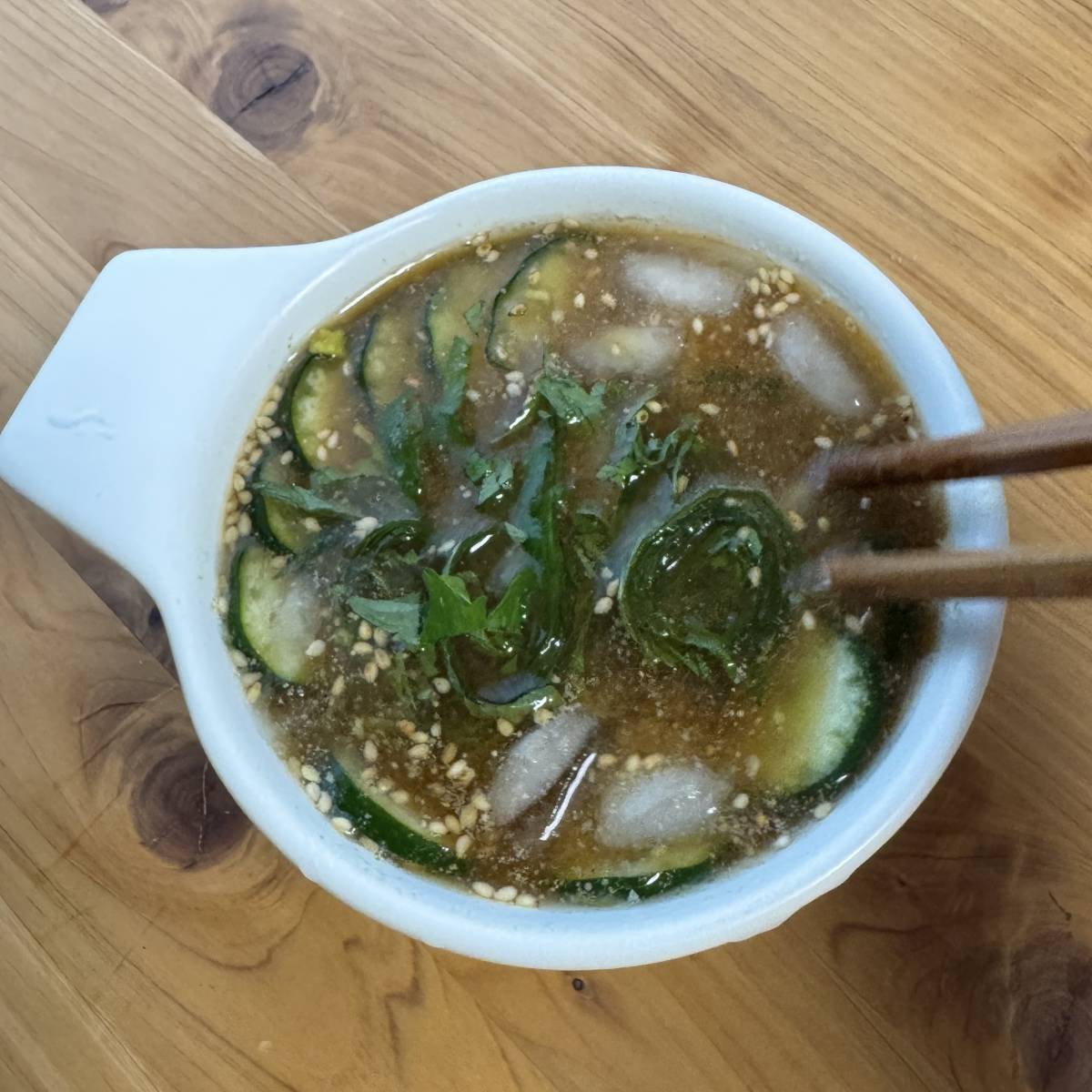 サッポロ一番公式の「ごまと薬味が香る！冷やしるラーメン」のレシピ