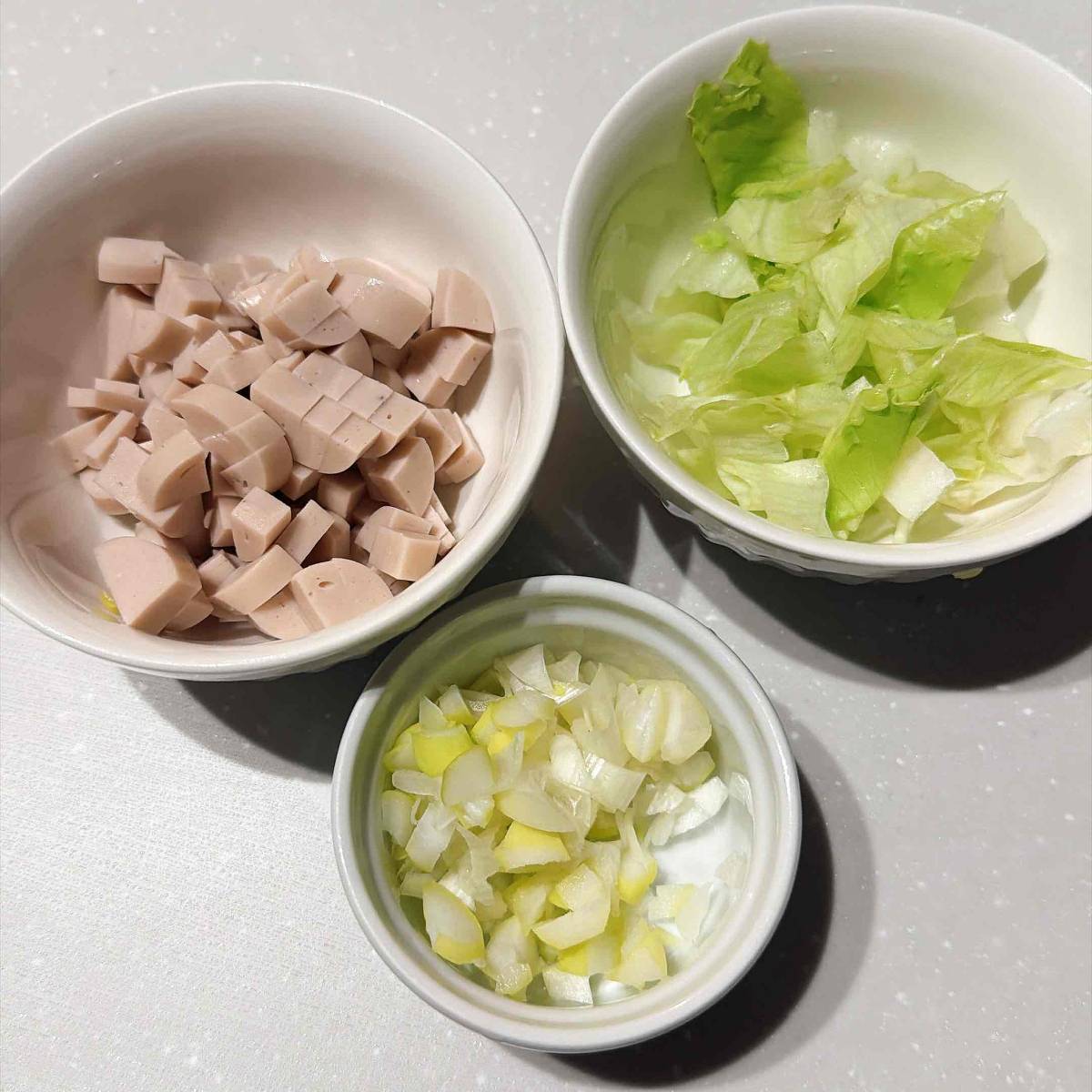 ふじっ子公式の「ふじっ子入りレタス炒飯」のレシピ