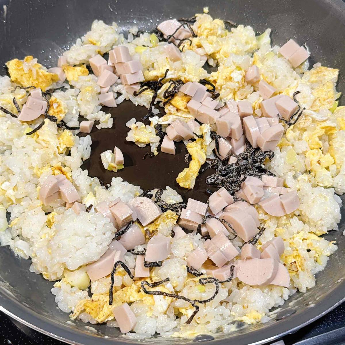 ふじっ子公式の「ふじっ子入りレタス炒飯」のレシピ