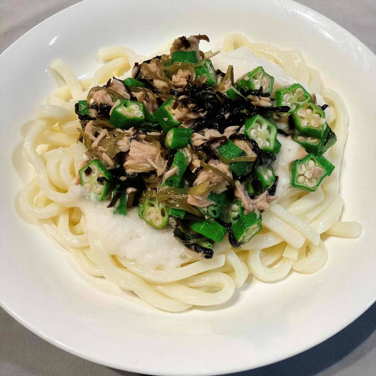 ふじっ子公式の「塩こんぶ入り冷やしうどん」のレシピ
