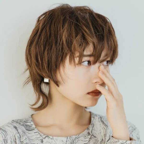 メリハリ強めウルフショート