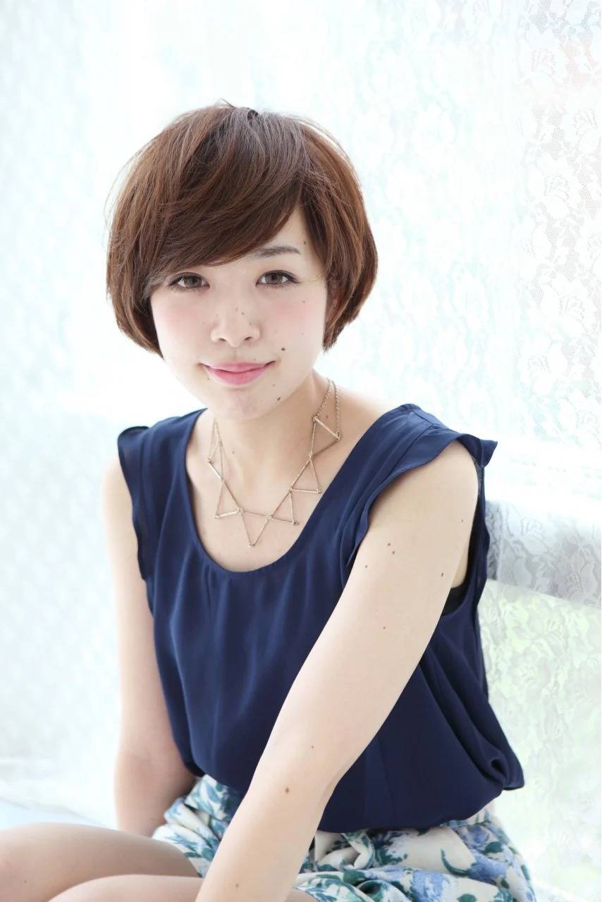 重め前髪ショート