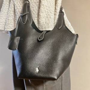 ころんとしたフォルムに一目惚れ♡「POLO PLAY CROSSBODY バッグ」が可愛すぎる