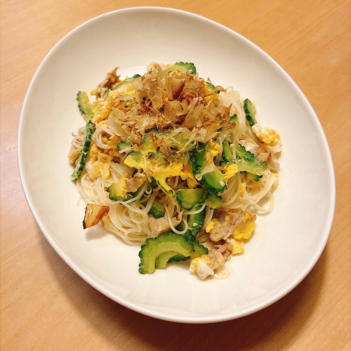 ヤマキ公式の「ゴーヤと卵のそうめんチャンプルー」のレシピ