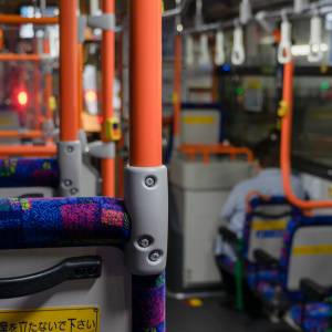 【ゾッとする怖い話】「たまに、あるんですよね」ミラーをじっと見つめる運転手