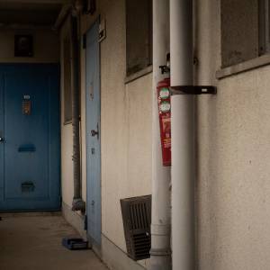 【ゾッとする怖い話】「もうみんな亡くなってるけどね」古い団地で起きた恐怖体験