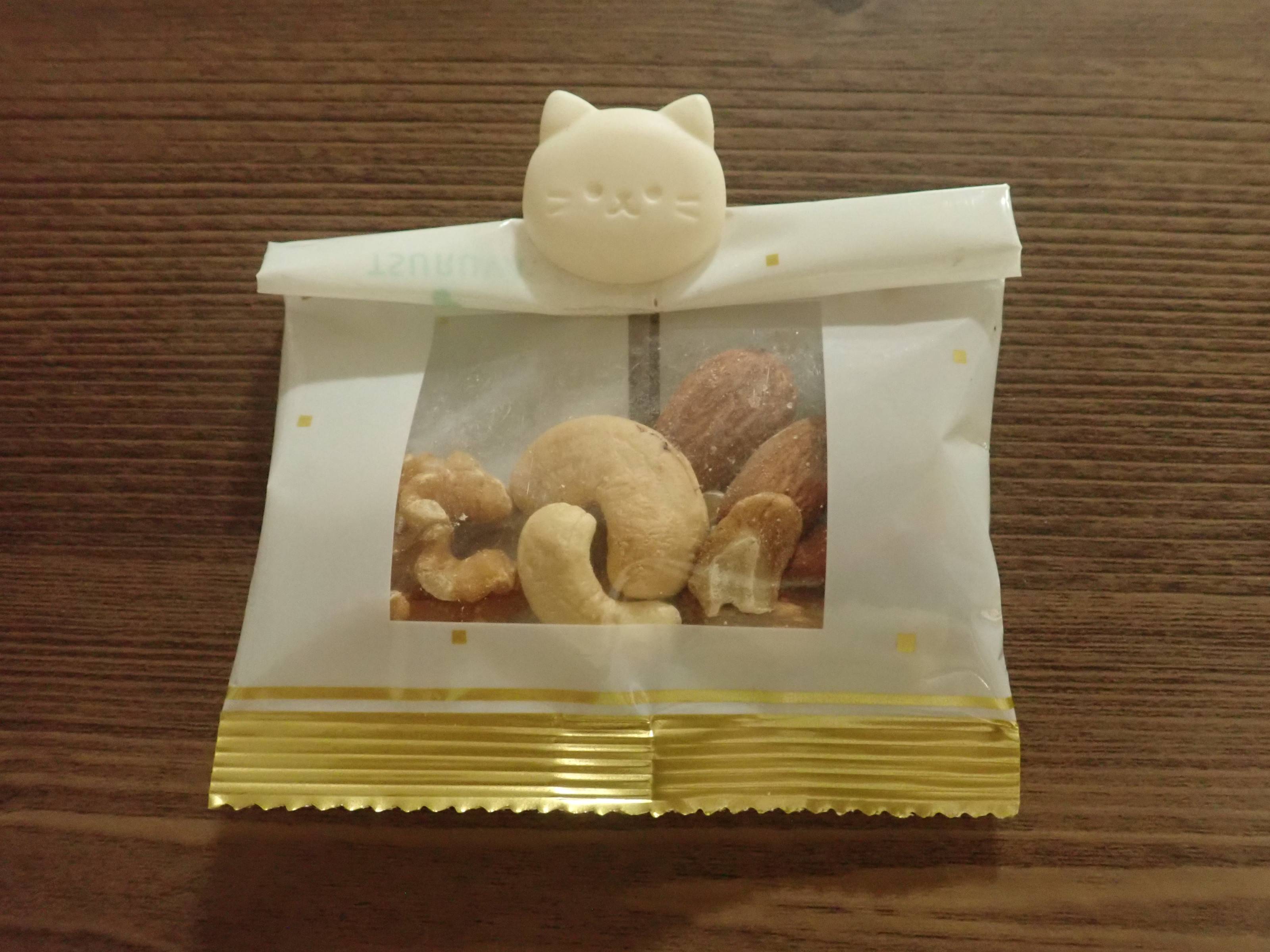 ダイソーのアニマルクリップ(ねこ、3個)