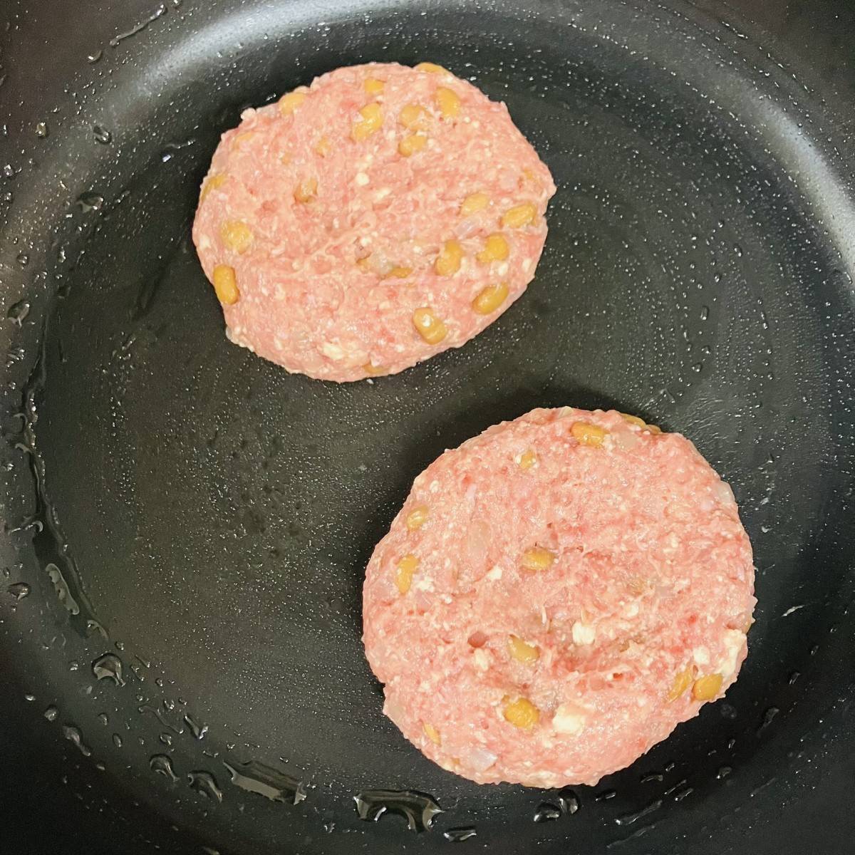 タカノフーズ公式の「なっ豆腐ハンバーグ」のレシピ