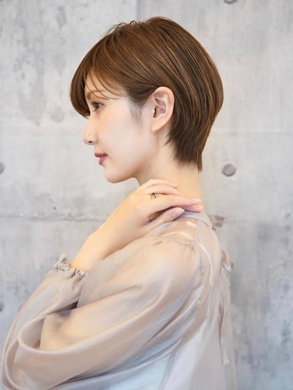 上品くびれショート