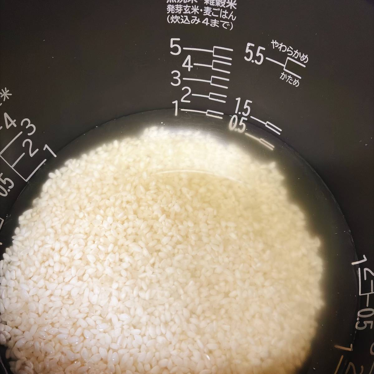 紀文公式の「焼ちくわダシときのこの炊き込みご飯」のレシピ