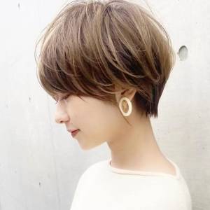  シンプルレイヤーマッシュショート 