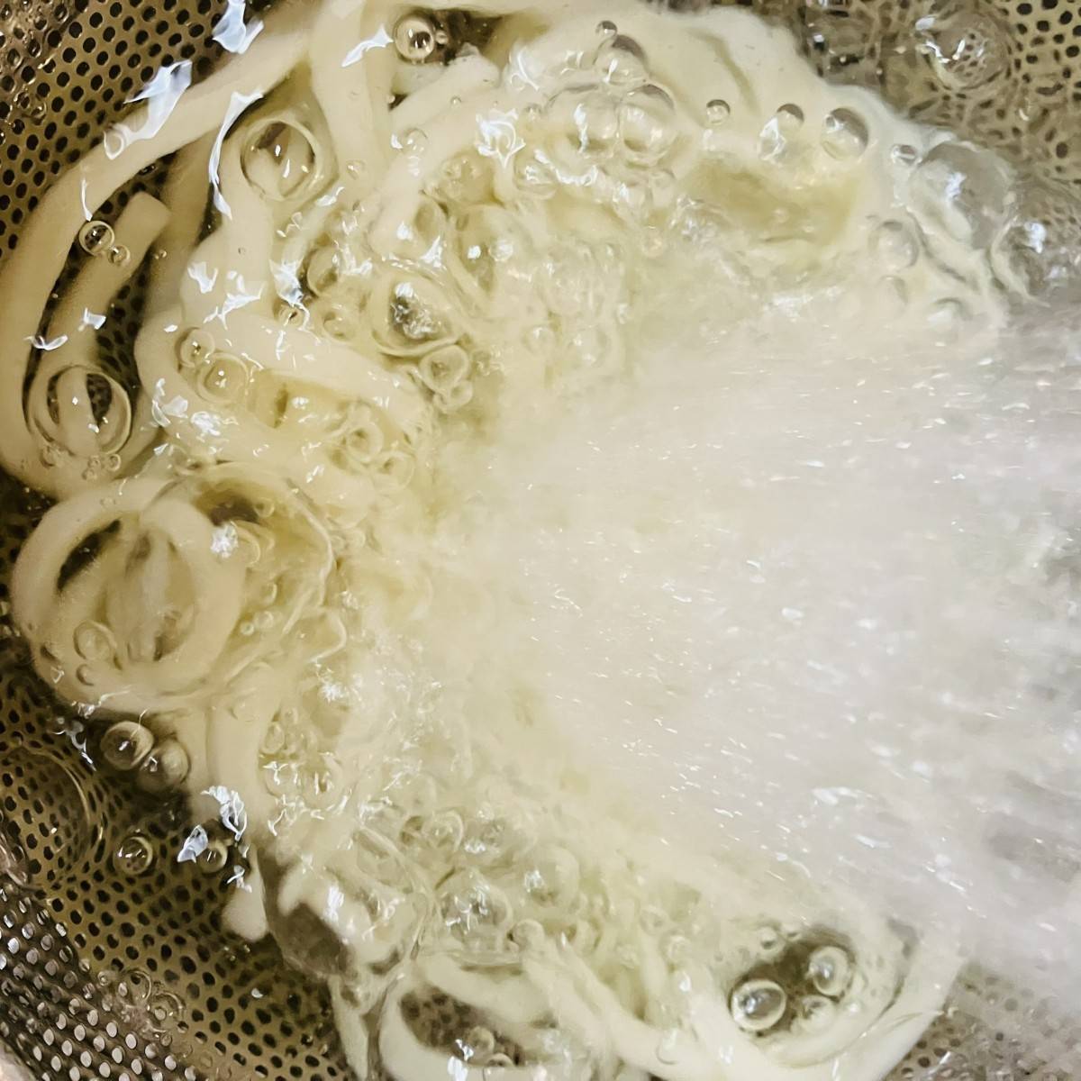 テーブルマーク公式の「のり佃煮のぶっかけうどん」のレシピ