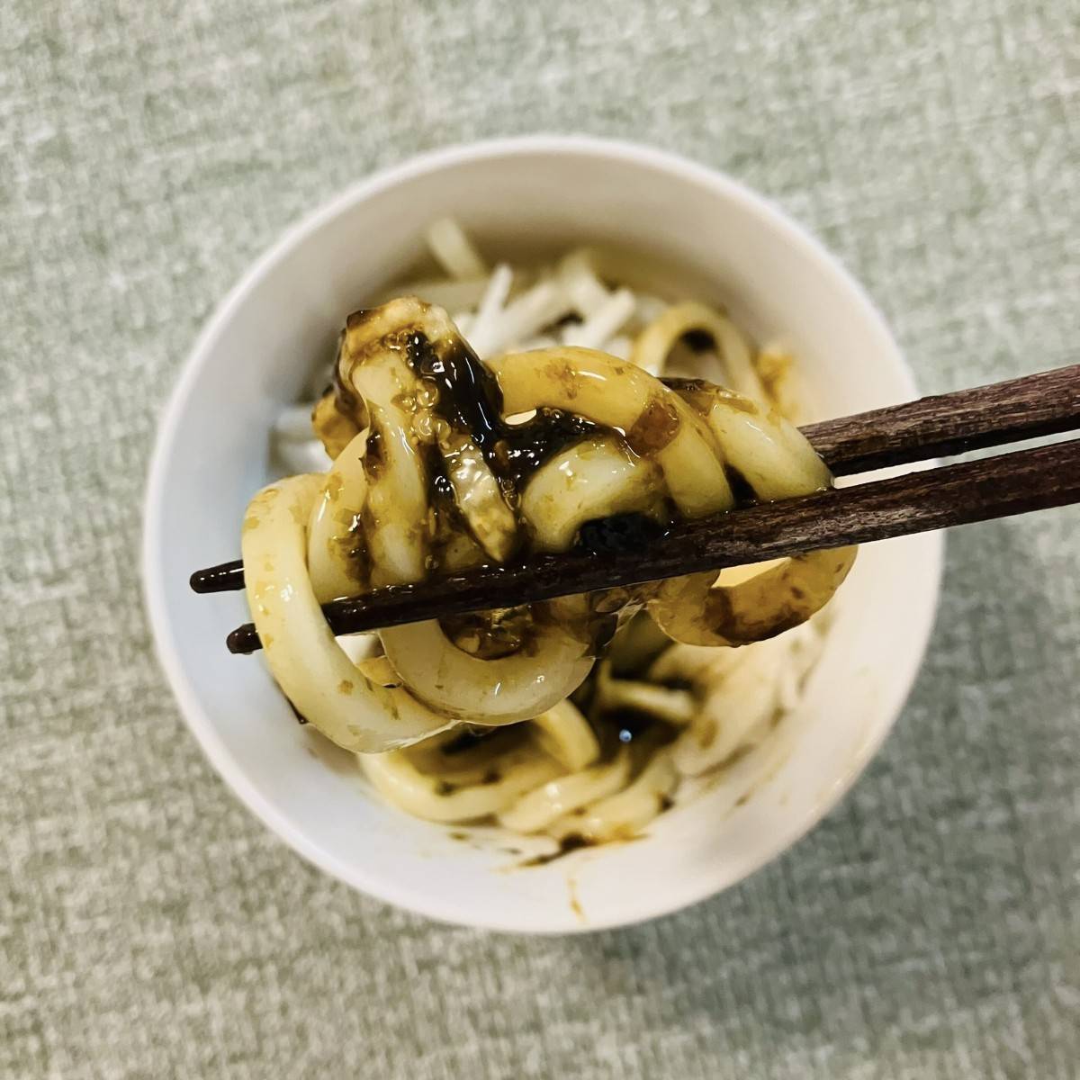 テーブルマーク公式の「のり佃煮のぶっかけうどん」のレシピ