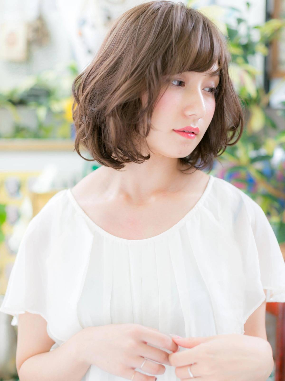 フェミニンなナチュラルウェーブボブ