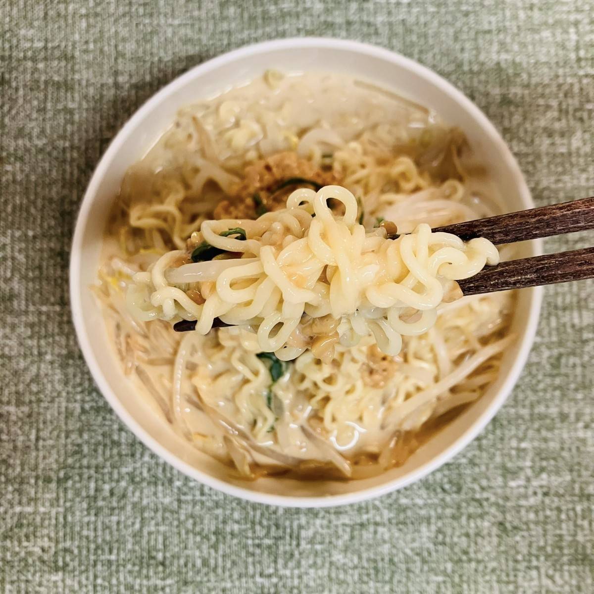 サッポロ一番公式の「クリーミー冷やし豆乳担々麺」のレシピ
