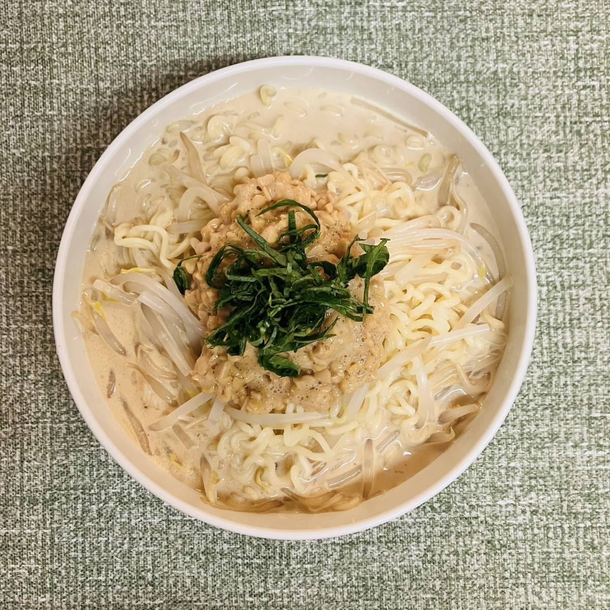 サッポロ一番公式の「クリーミー冷やし豆乳担々麺」のレシピ