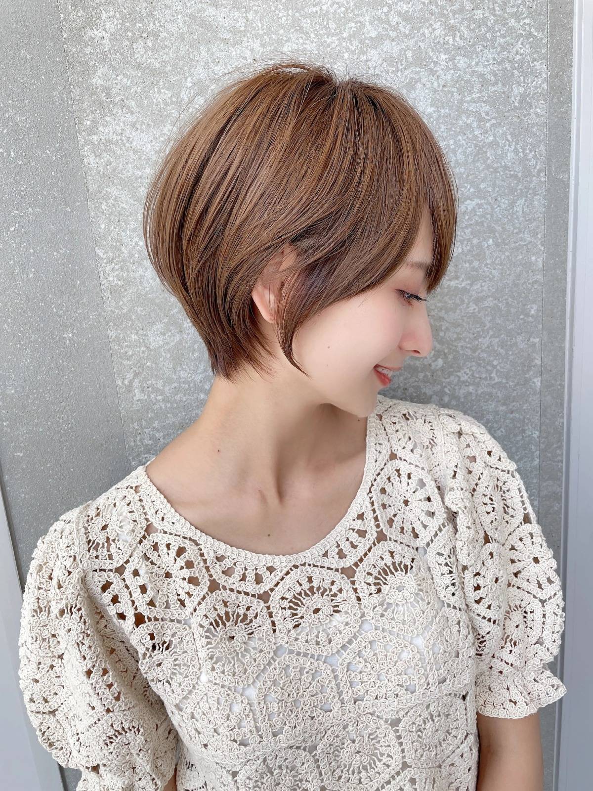 上品見えする丸みショート
