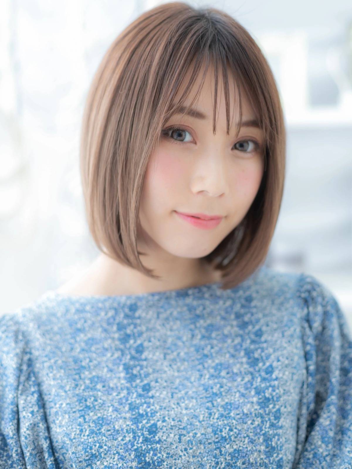 清楚なストレートボブ