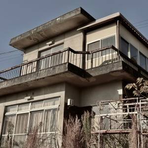 【ゾッとする怖い話】「やっぱり、なんかおかしい」空き家から聞こえる音の正体