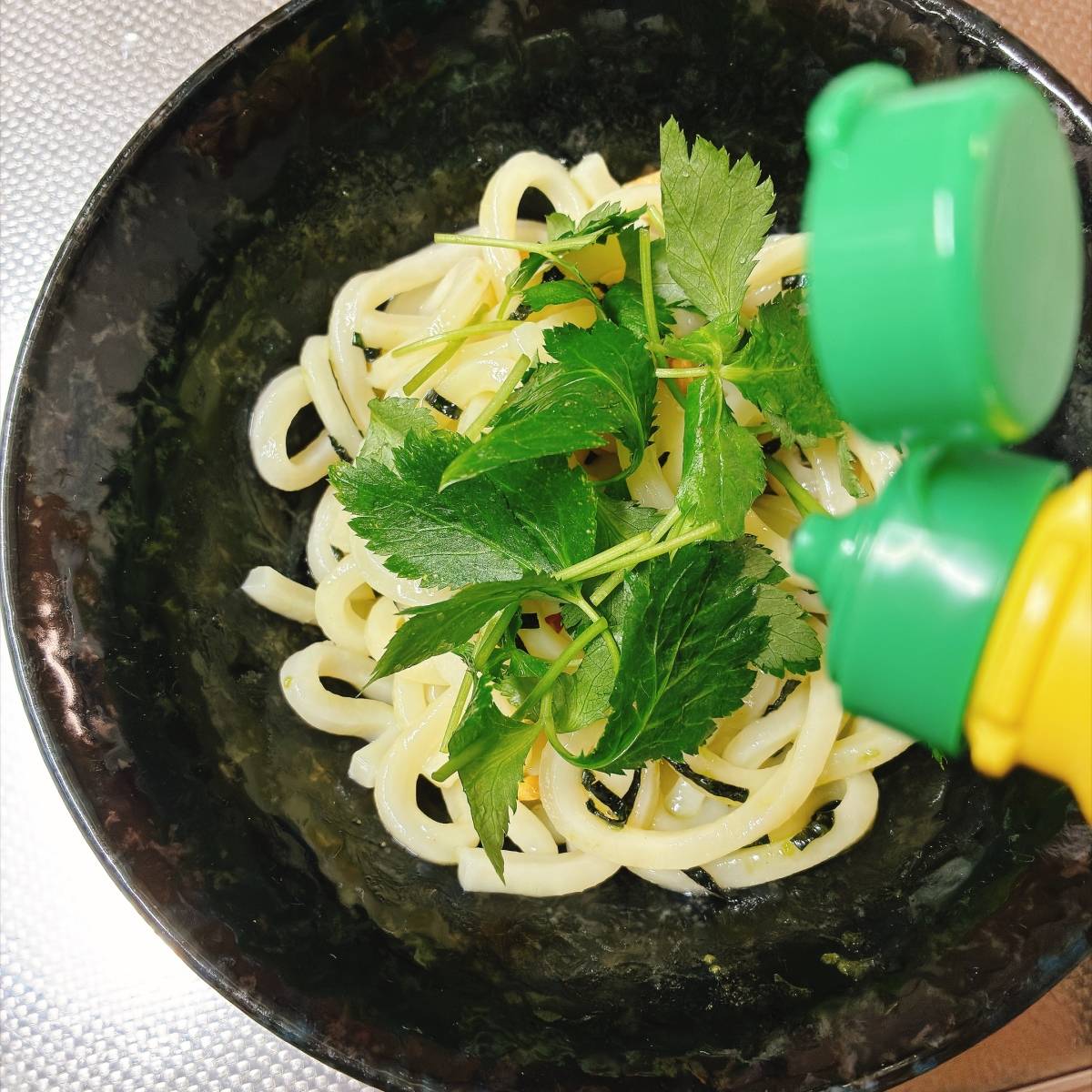 永谷園公式の「お茶づけ和えうどん」のレシピ