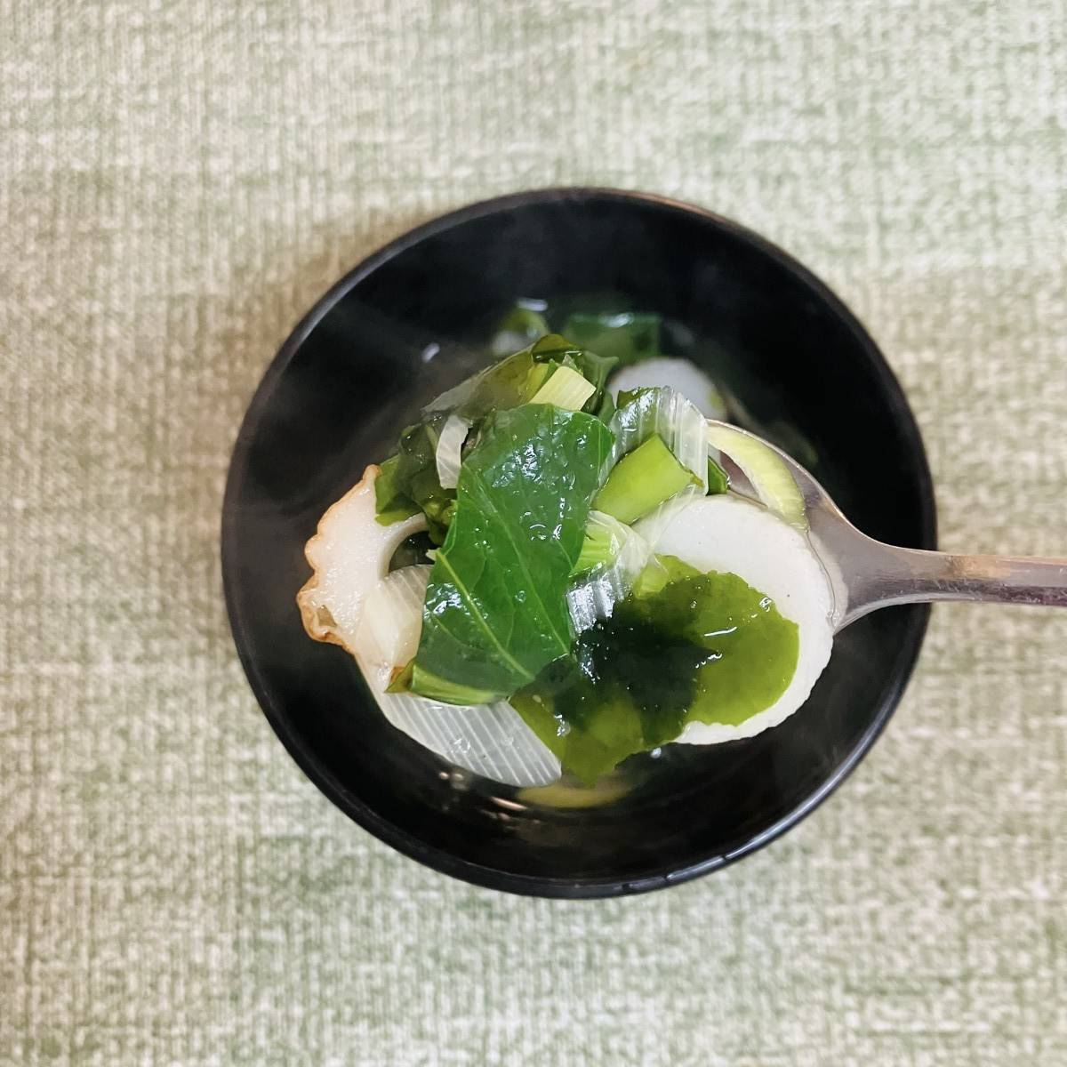 JAグループ公式の「もやしと長ネギ小松菜ハムのスープ」のレシピ