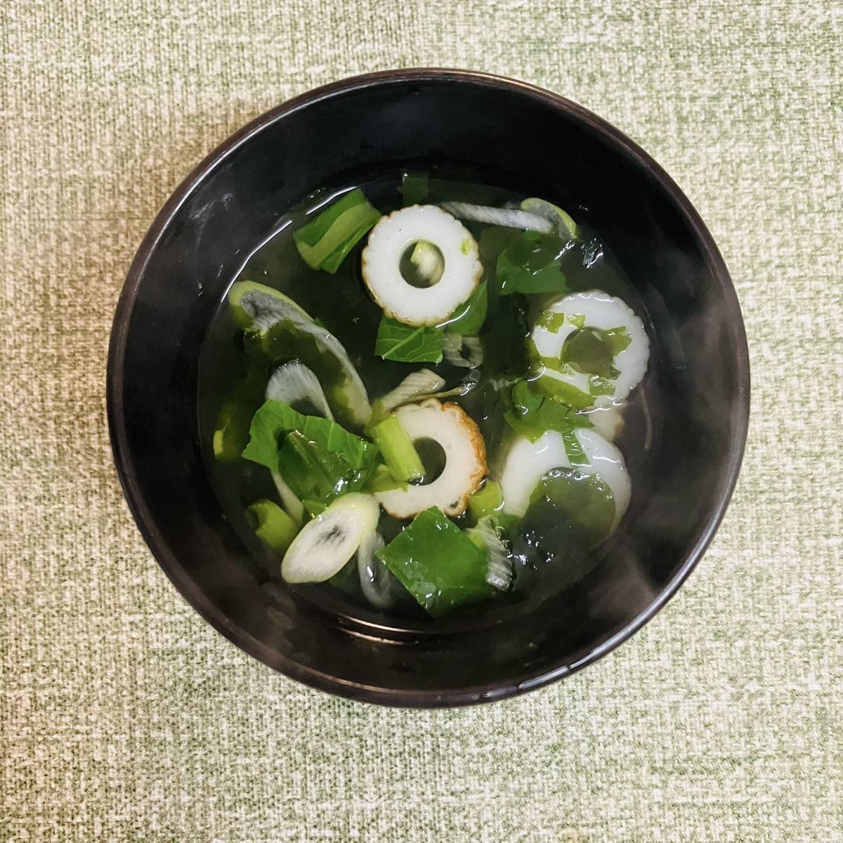 JAグループ公式の「もやしと長ネギ小松菜ハムのスープ」のレシピ