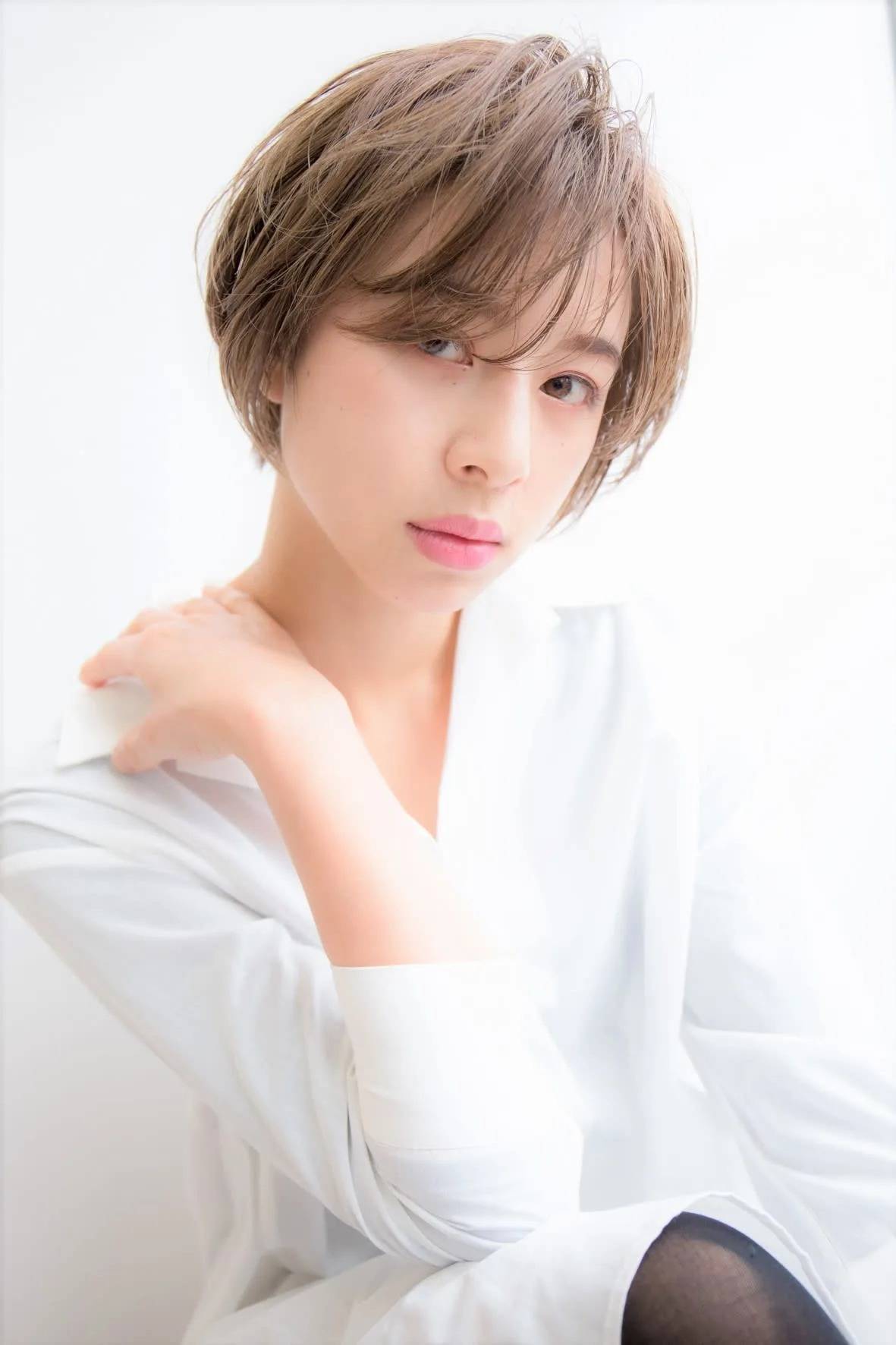 抜け感軽やかショート
