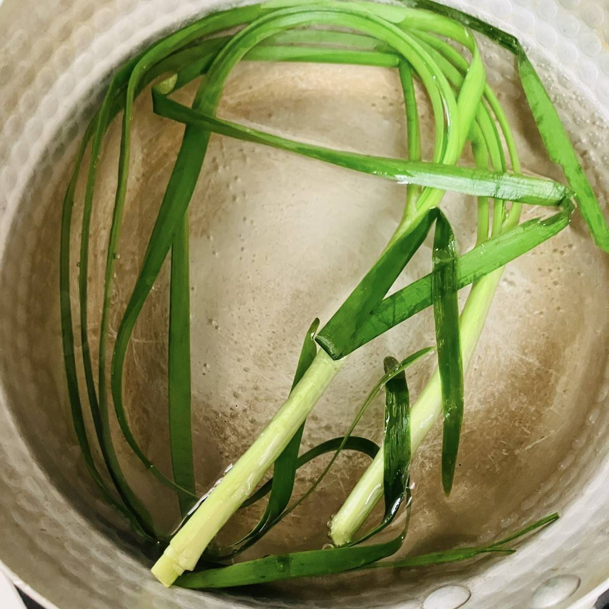 JAグループ公式の「納豆とニラの和風チーズトースト♪」のレシピ
