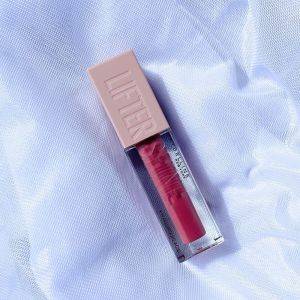 使うだけで、超垢抜ける……。ドラッグストアで買える「優秀リップ」