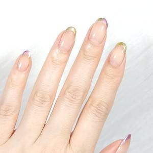 垢抜けた指先が叶う。不器用さん向け「バイカラーフレンチネイル」のやり方