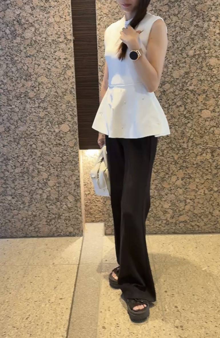 tocco closet(トッコクローゼット) パール付きペプラムニットプルオーバー