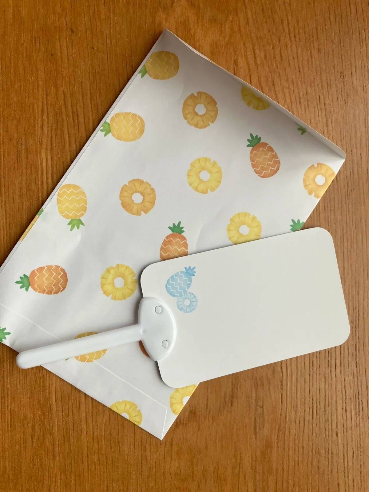 DAISO(ダイソー)：うちわレター(夏柄、シロクマ)