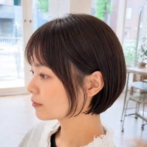  自然にまとまるシンプルボブ 