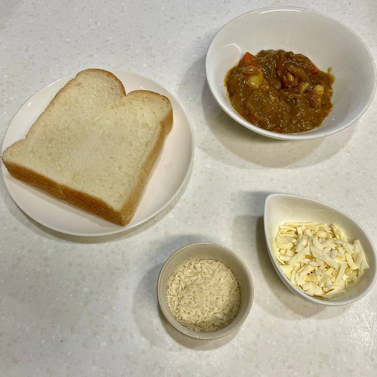 ヤマザキ公式の「カレーグラタン風ポケットサンド」のレシピ