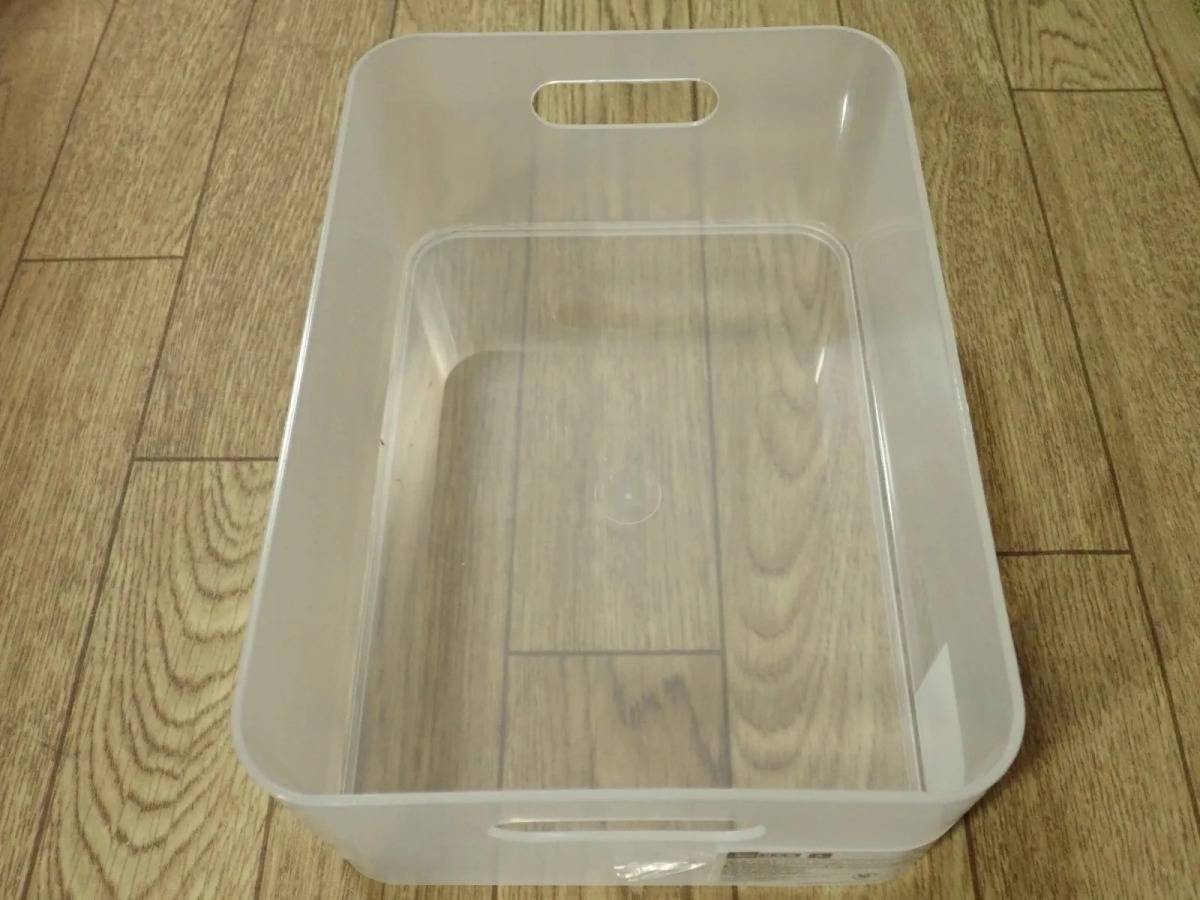 DAISO(ダイソー)：積み重ね収納ボックス(15.2cm×21.5cm×8.3cm)