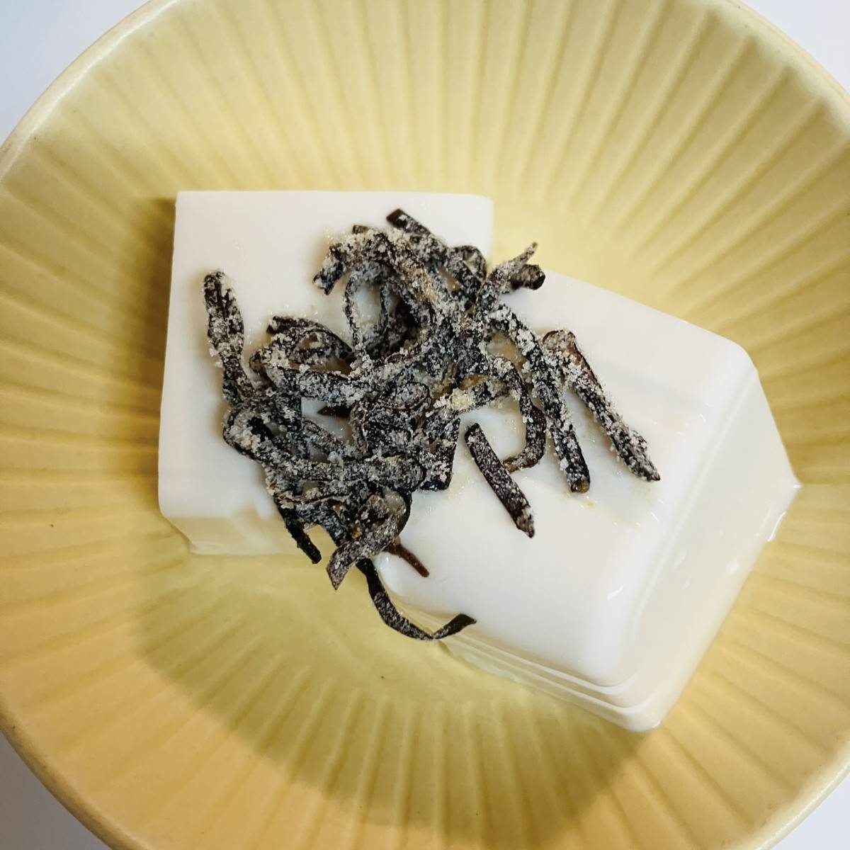 くらこん公式の「塩こんぶ冷奴ごま油がけ」のレシピ
