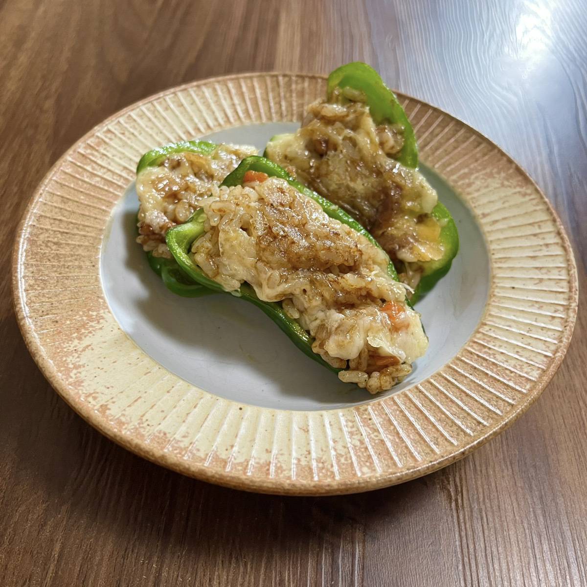 JAグループ公式の「愛ディア！ピーマンのカレーライスチーズ焼き」のレシピ