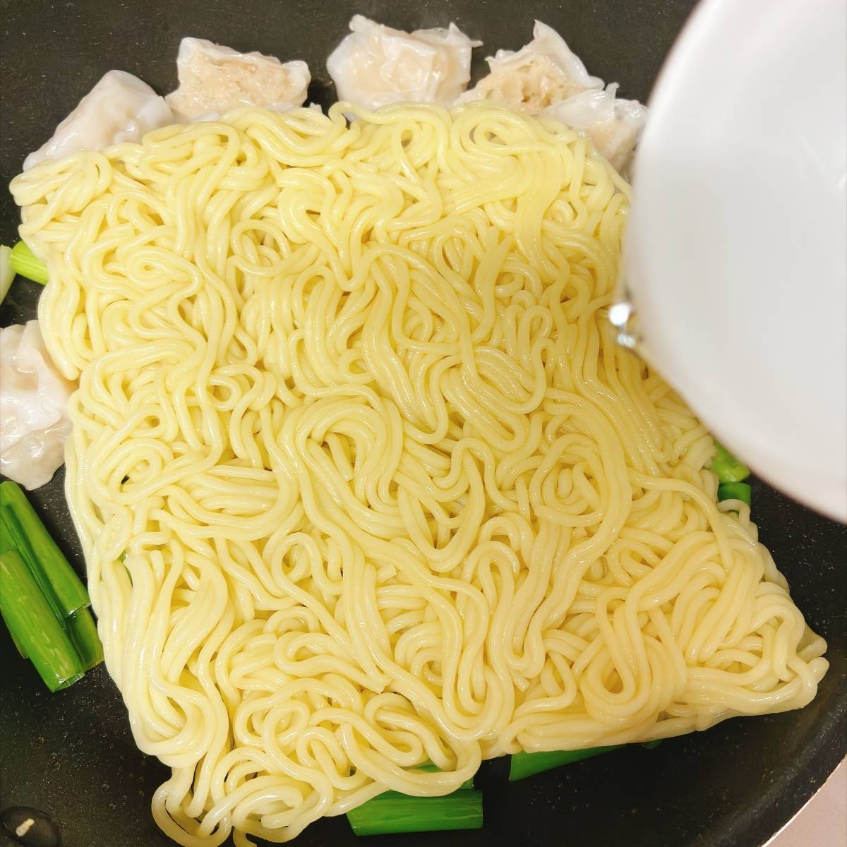 マルちゃん公式の「海老天焼そば」のレシピ