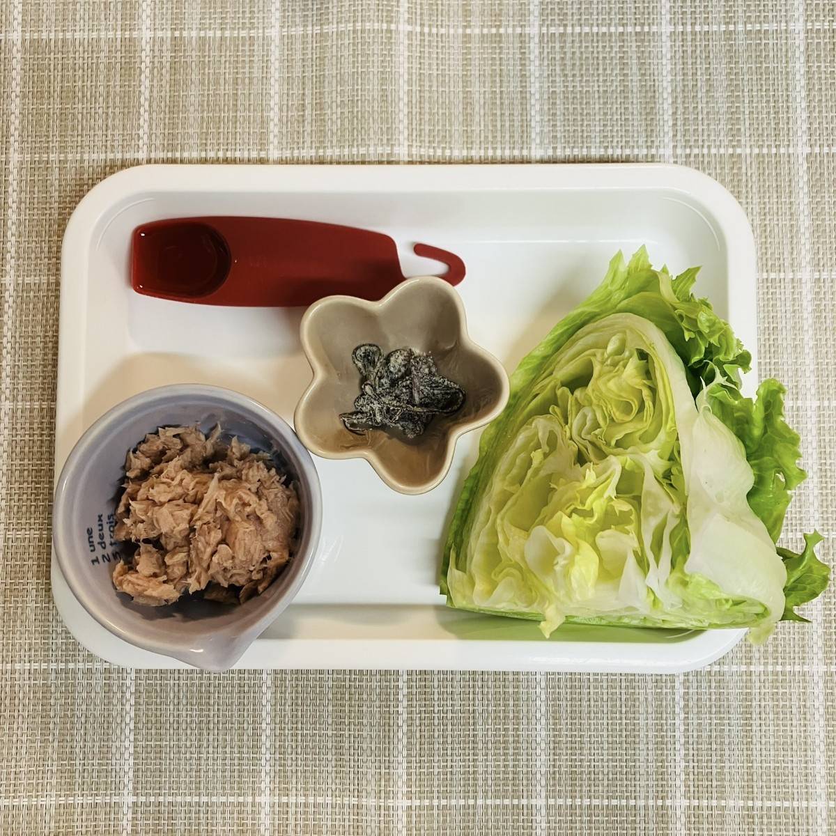 くらこん公式の「豆苗とツナの塩こんぶサラダ」のレシピ