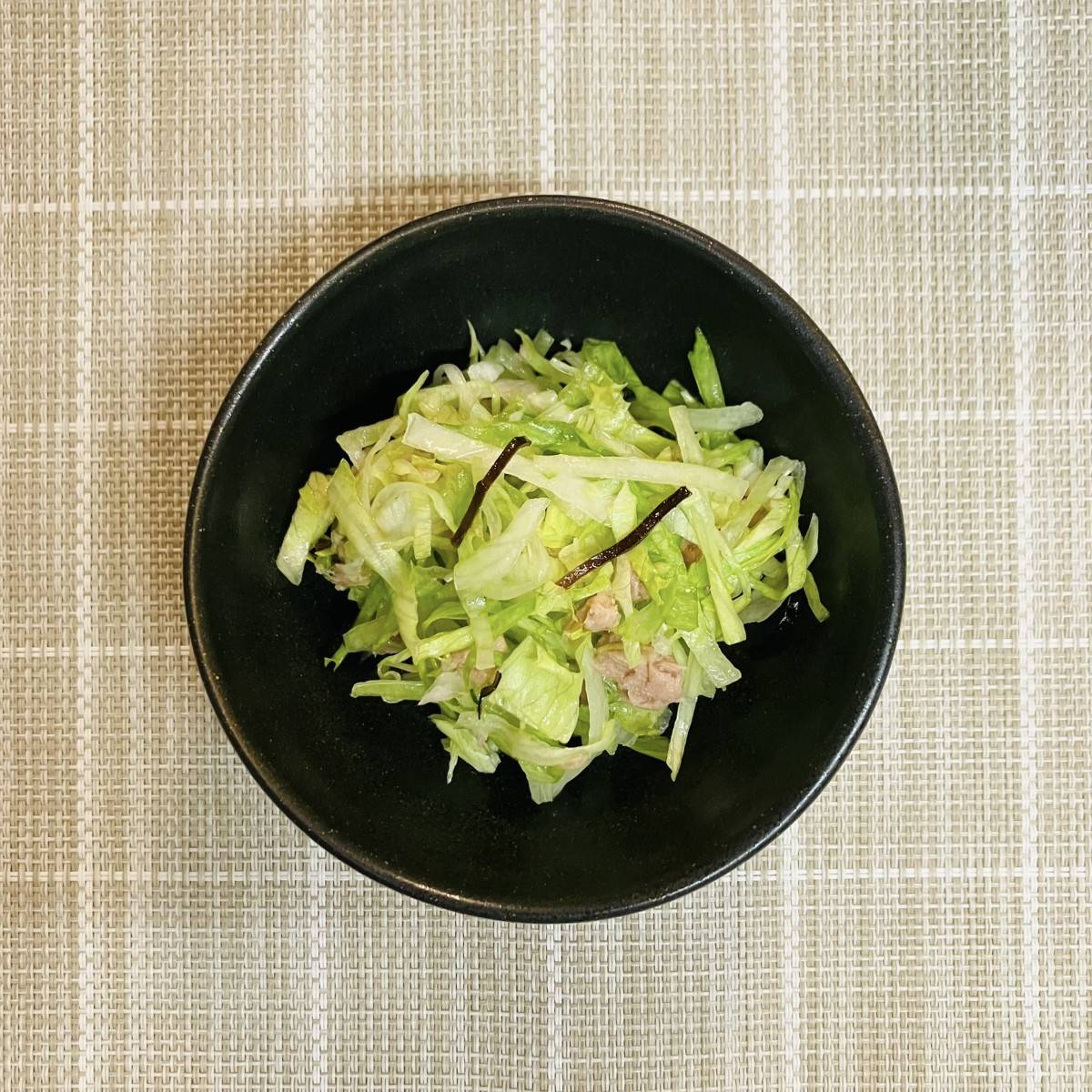 くらこん公式の「豆苗とツナの塩こんぶサラダ」のレシピ