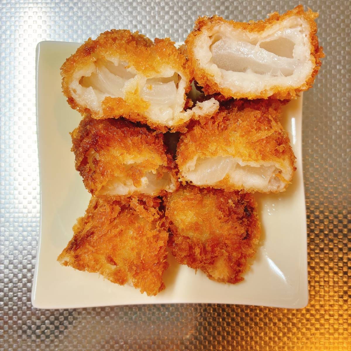 チキンラーメン公式の「神速！簡単焼き鳥缶のふわとろ親子丼風チキラー」のレシピ