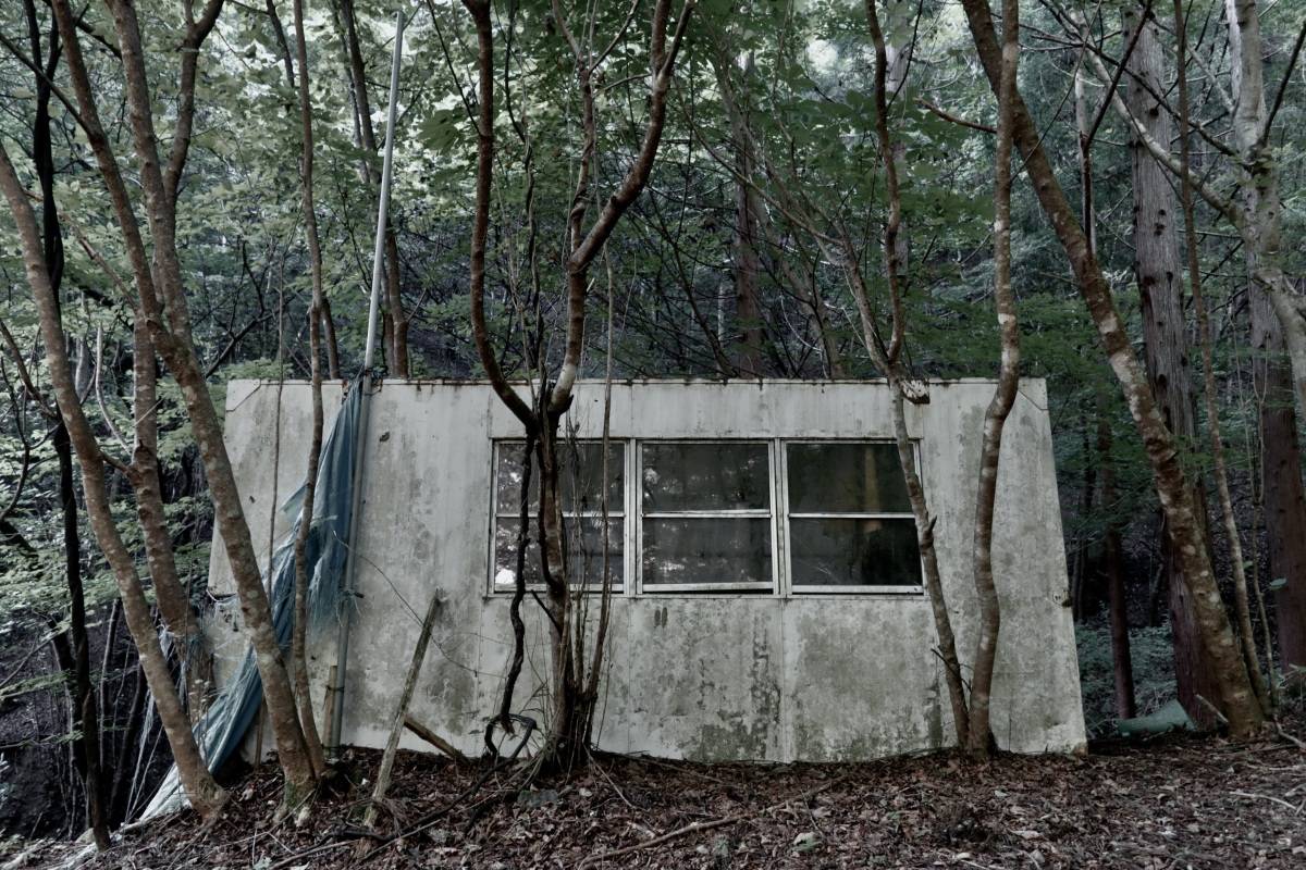 山奥にある廃屋