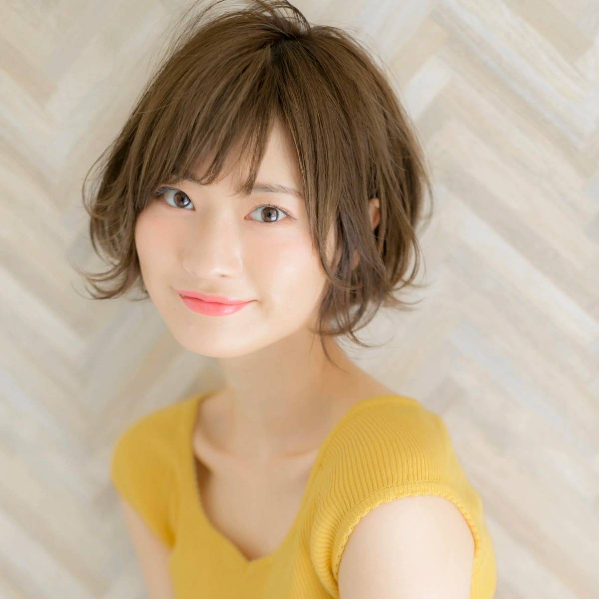 カジュアル可愛い外ハネショート
