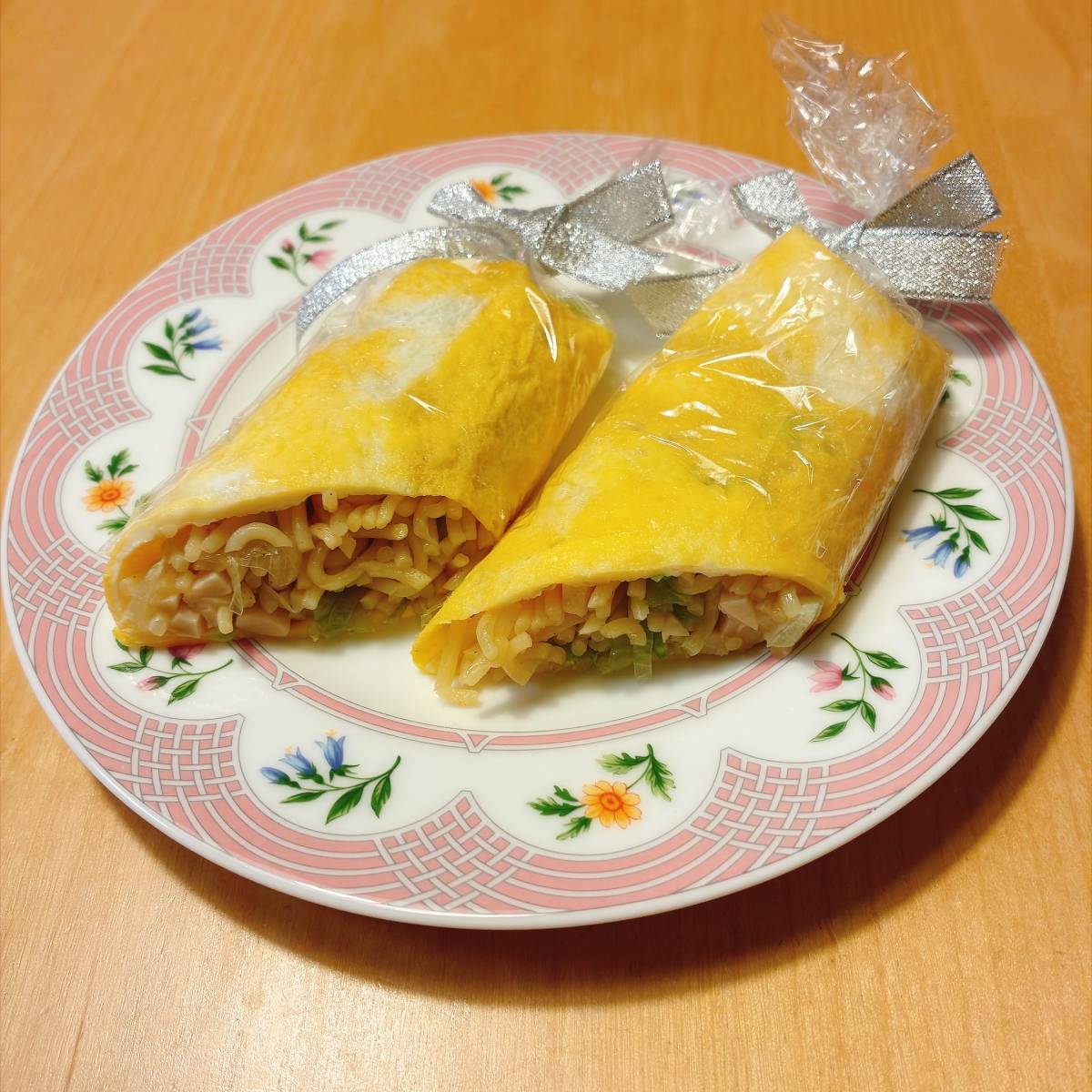 マルちゃん公式の「ワンハンドオムそば」のレシピ