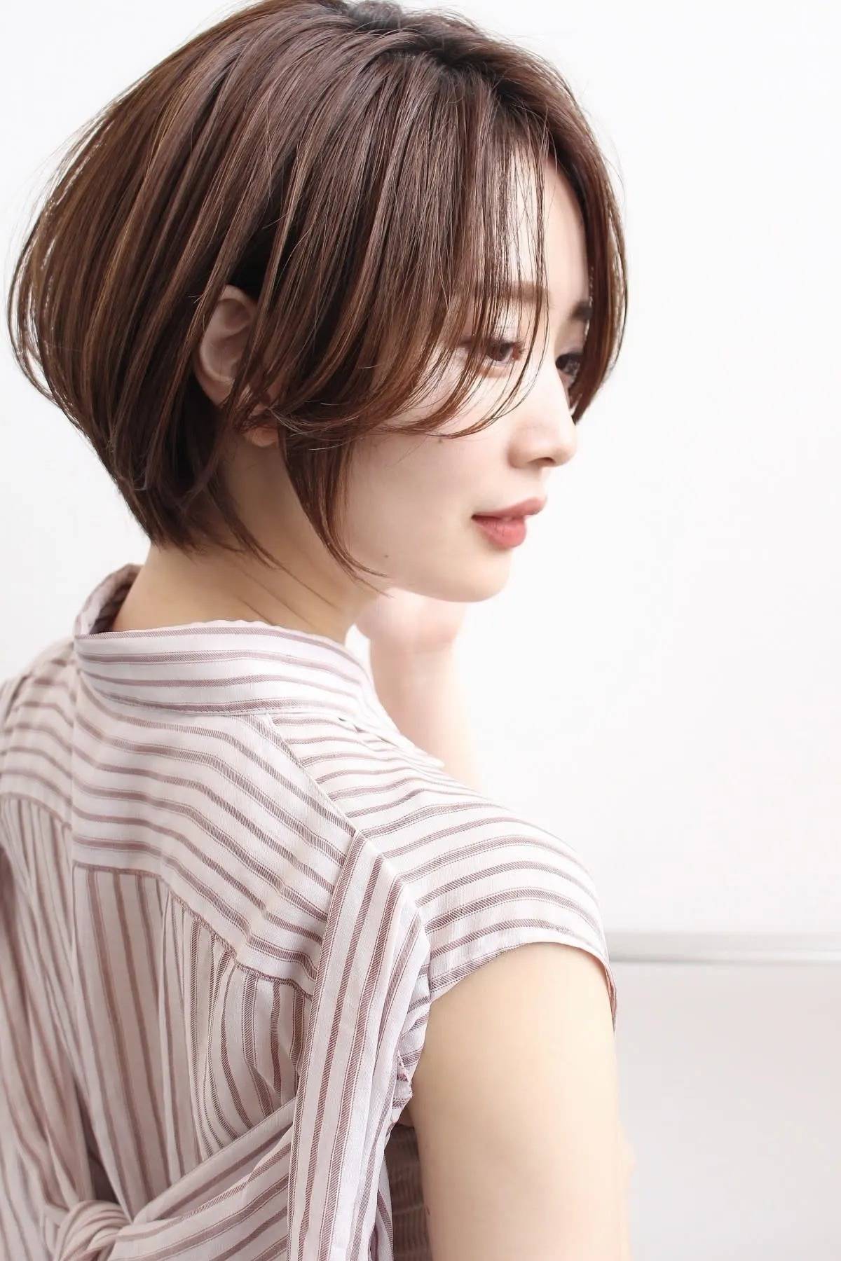 サイド長め大人ショート