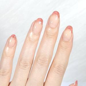 時短で垢抜けた指先に。不器用さん向け「変形フレンチネイル」のやり方