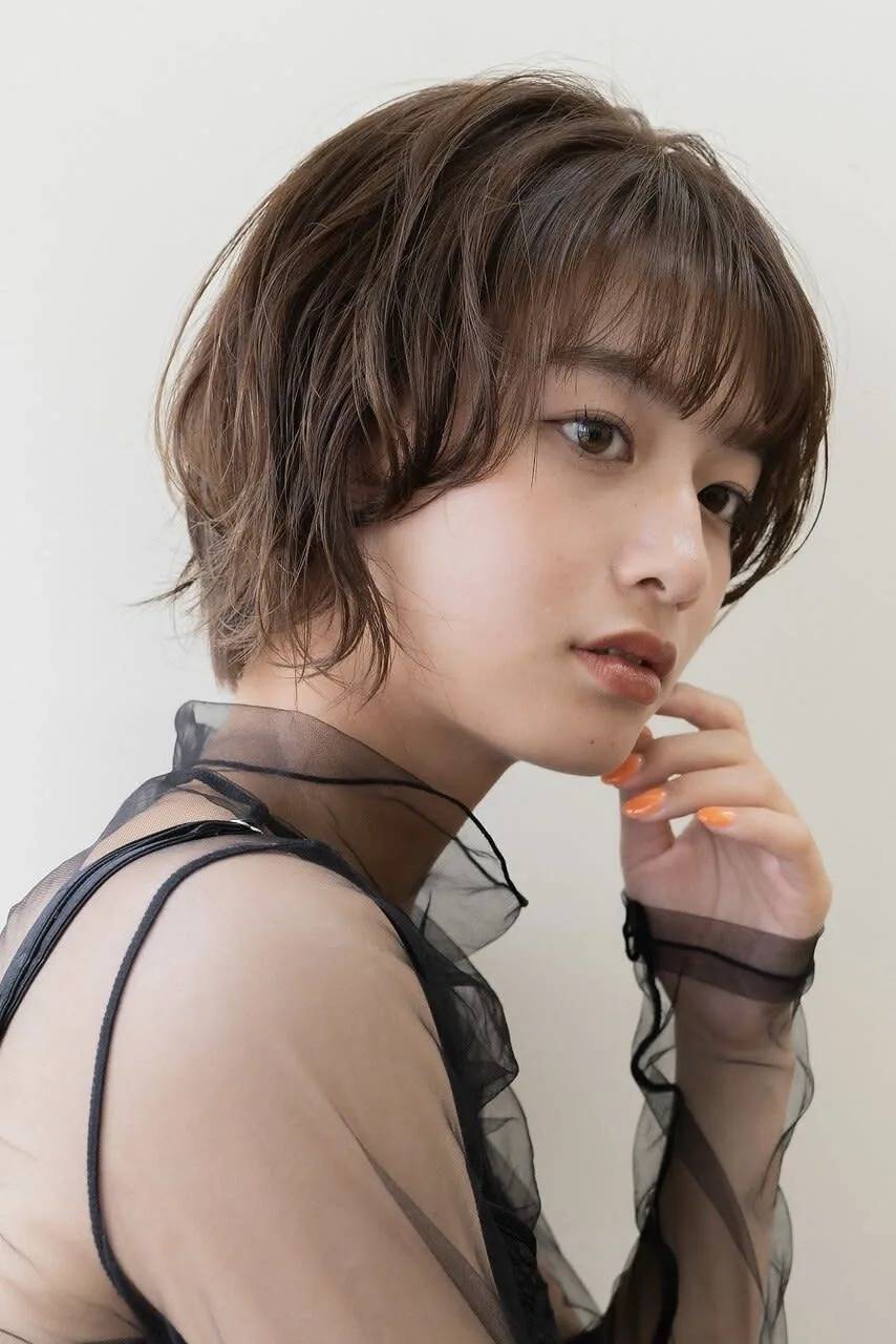 ナチュラルブラウンのこなれショート