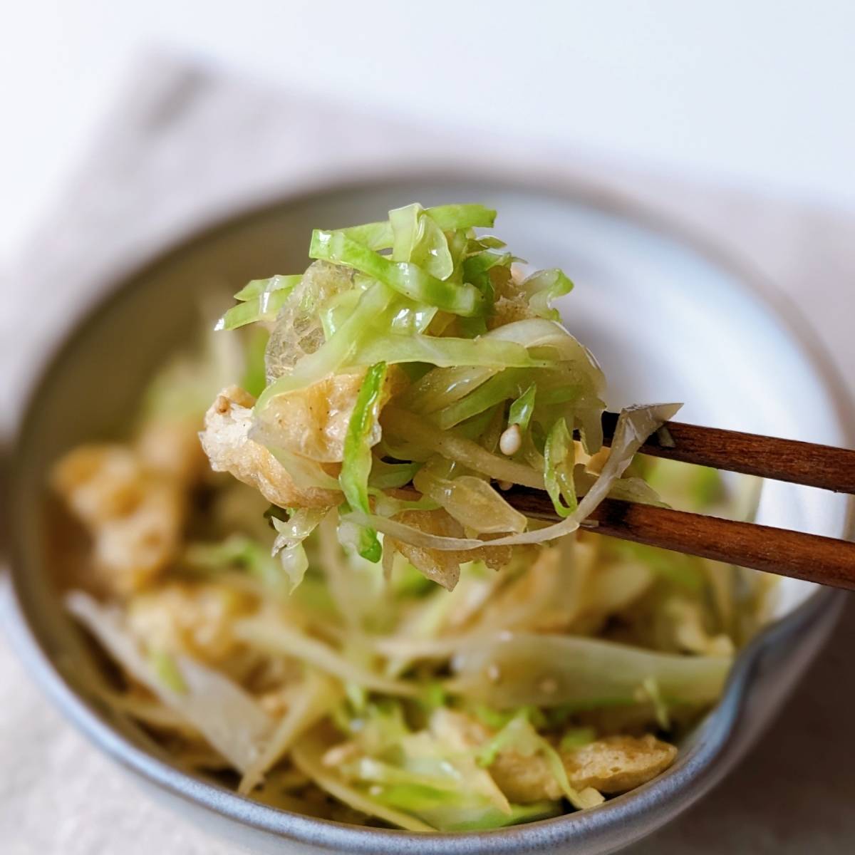JAグループ公式の「キャベツとあげの炒め物」のレシピ