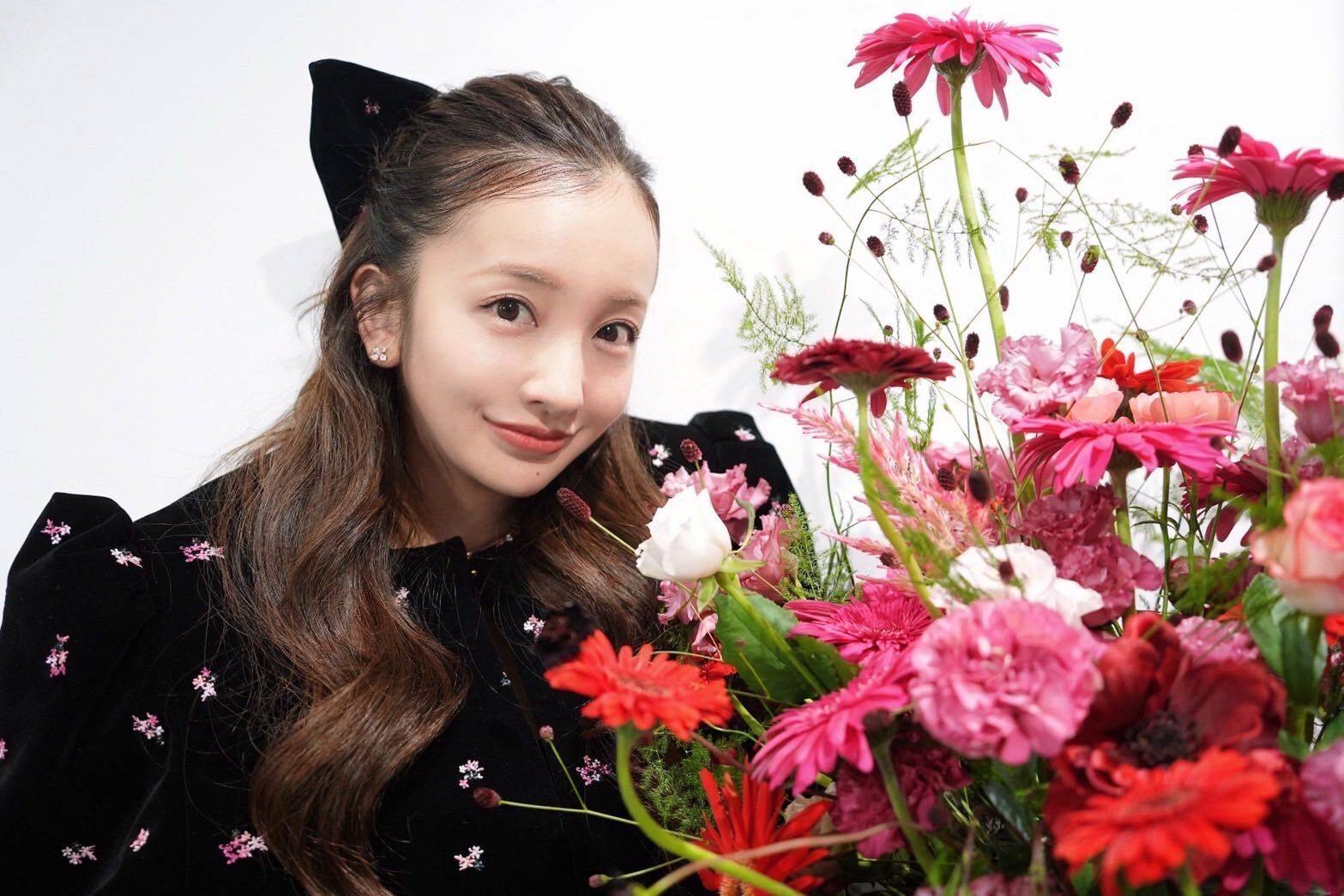 板野友美